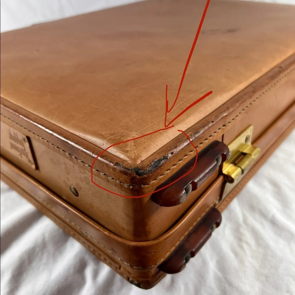 HARTMANN Stunning Authentic Belting Leather Woodbox Luggage Briefcase Attaché.